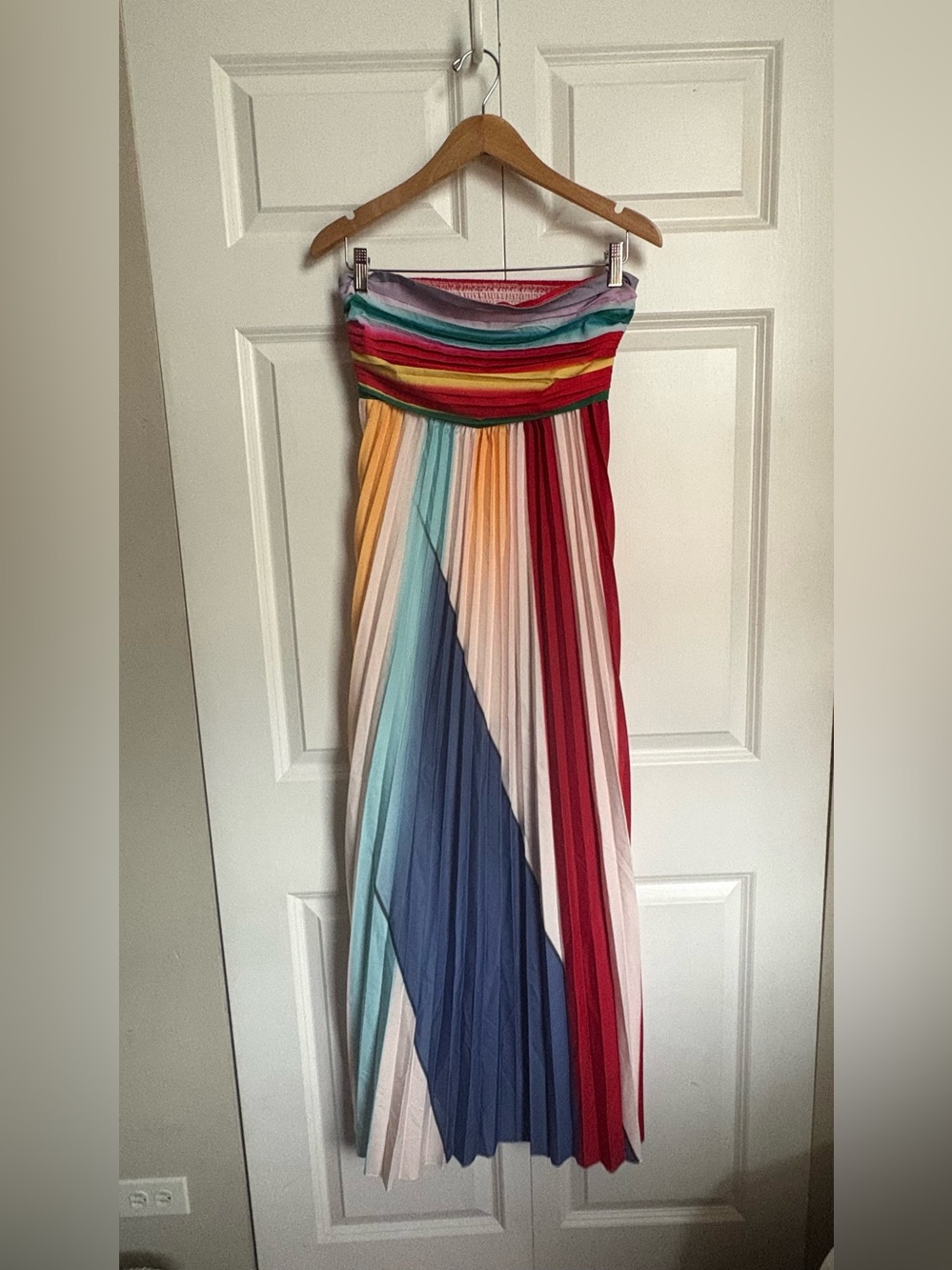 Multicolor Strapless Pleated Maxi Dress / M